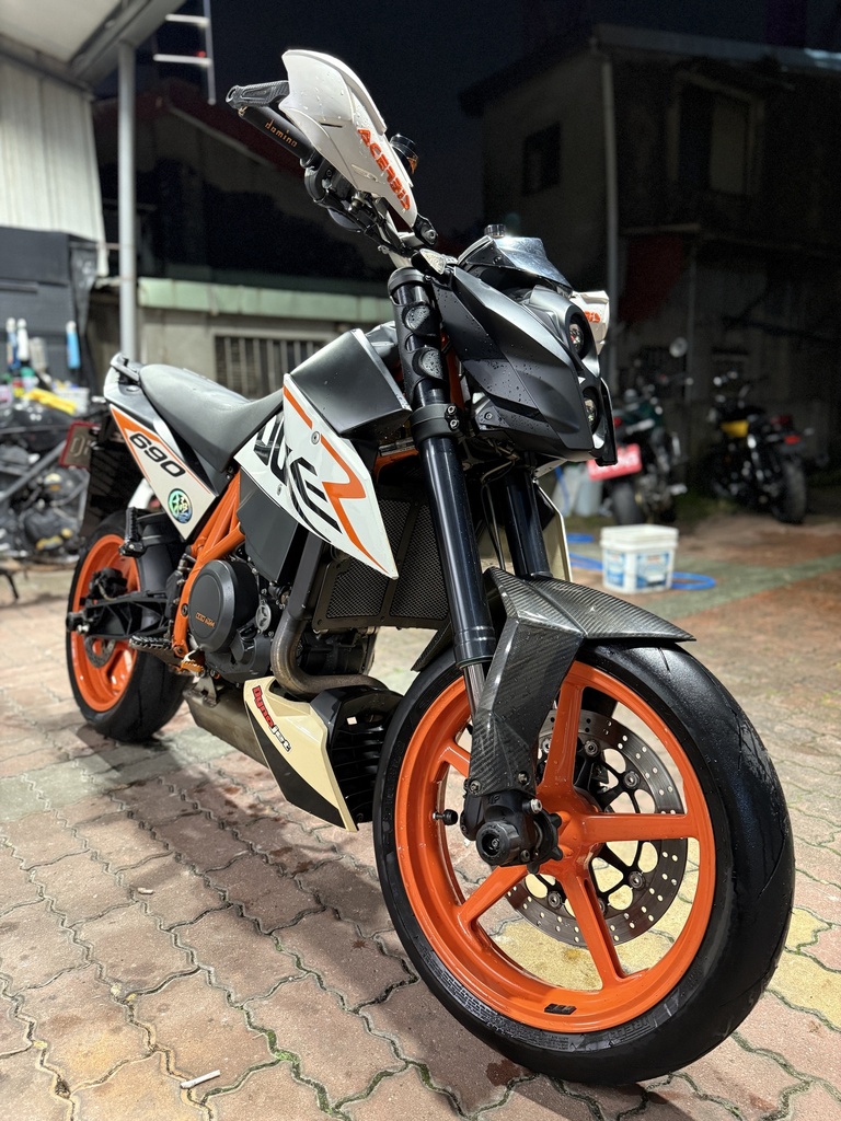 2010 KTM 690 Duke R