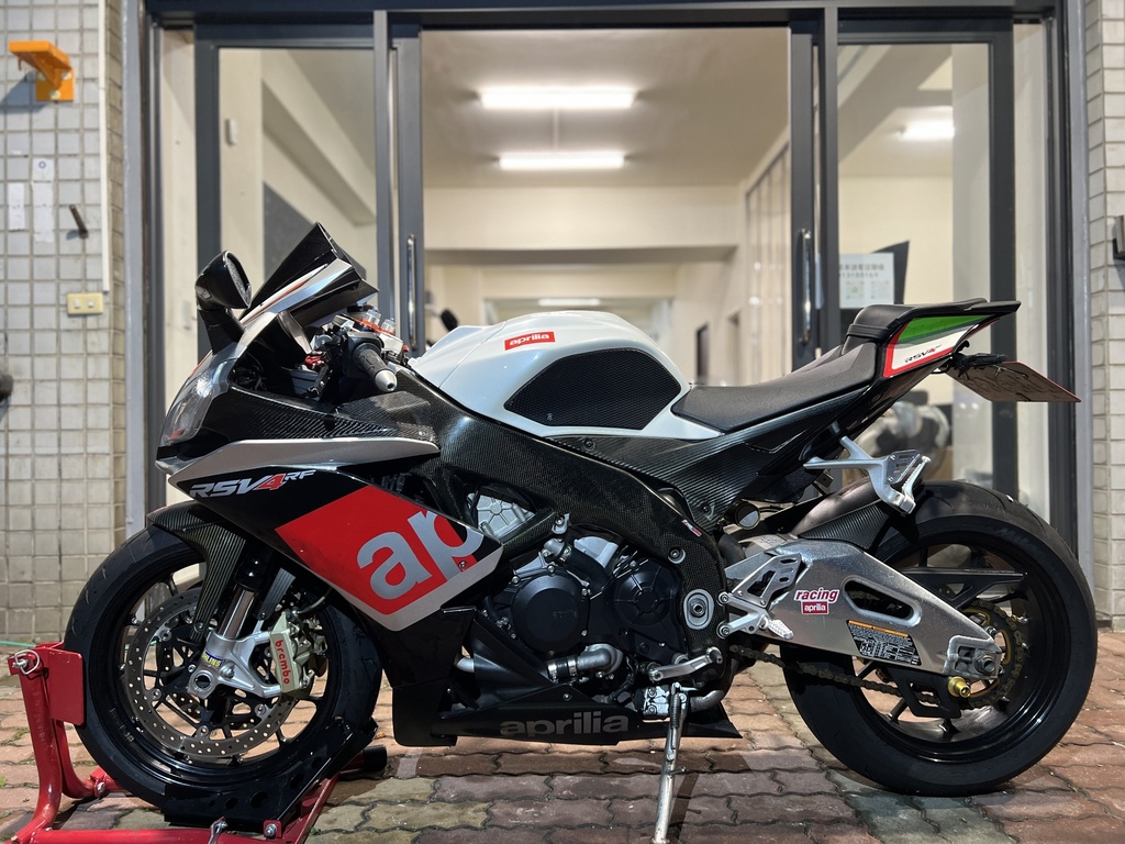 2010 APRILIA RSV4 ABS