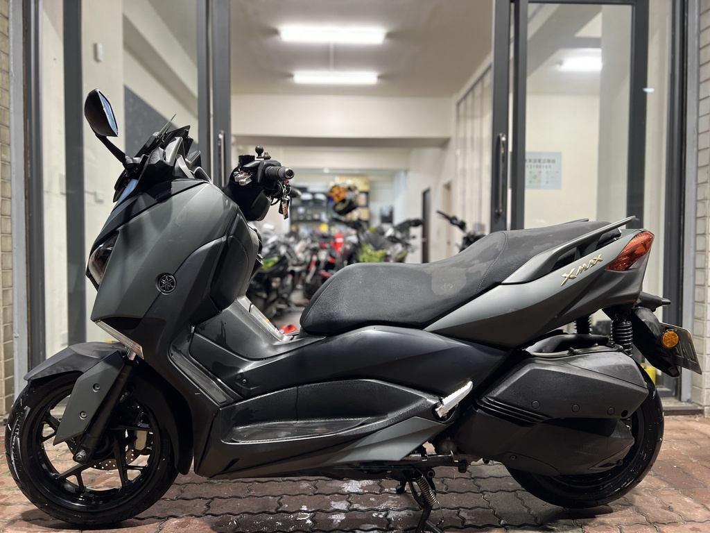 2017 YAMAHA XMAX300